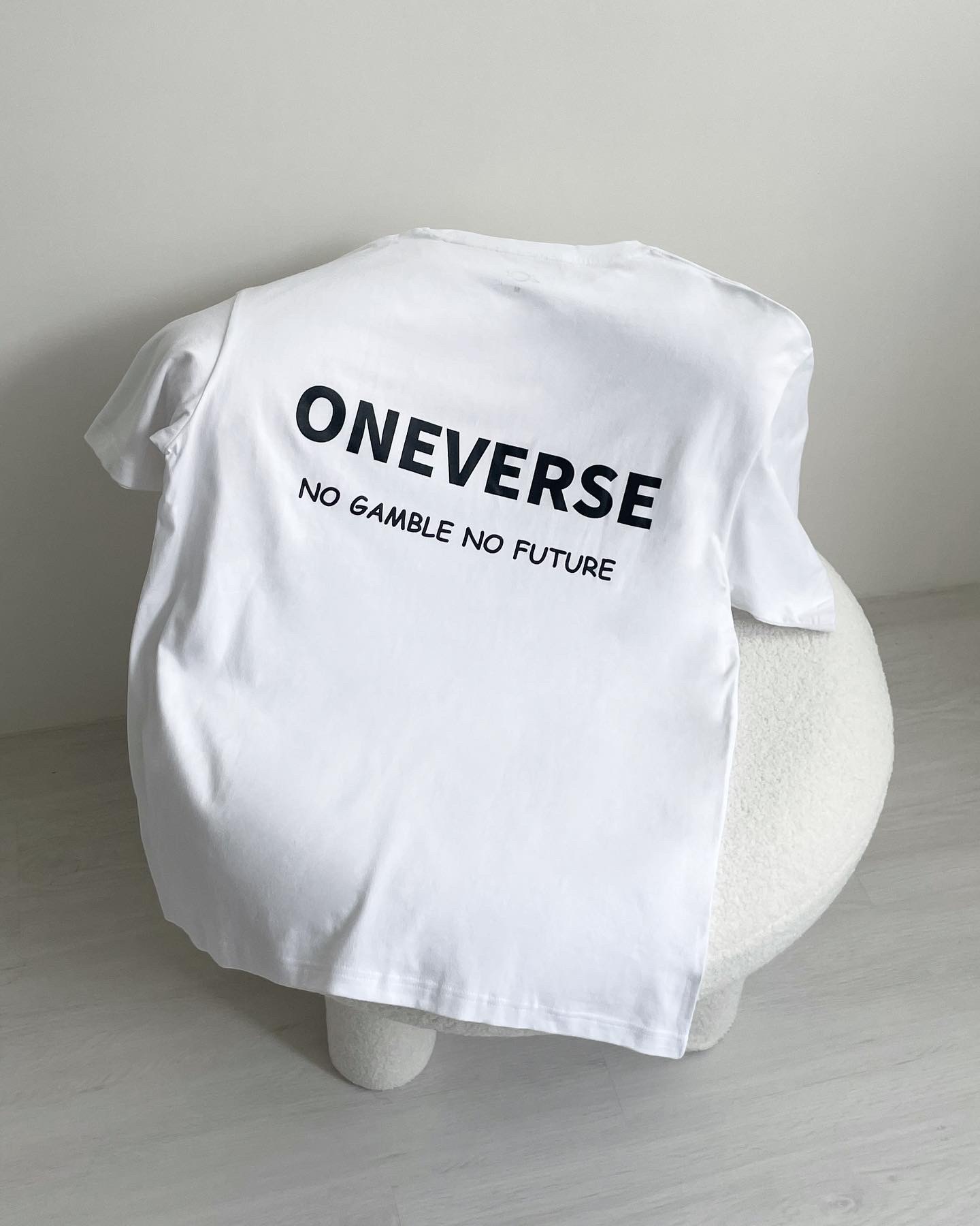 ONEVERSE 短袖T恤- ONEVERSE